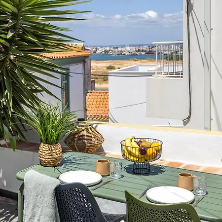 Casa Abraco Ferragudo (Faro)